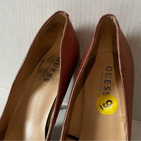 GUESS- Pointed Heel Sparkly Rose Gold Heels Size 9 - Picture 4 of 6
